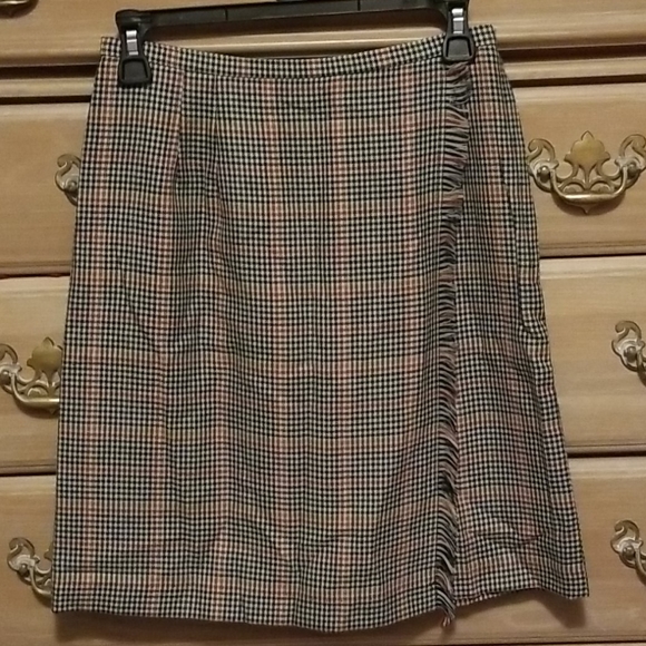 Signature Multi Colored Plaid Skort with fringe - Picture 1 of 4
